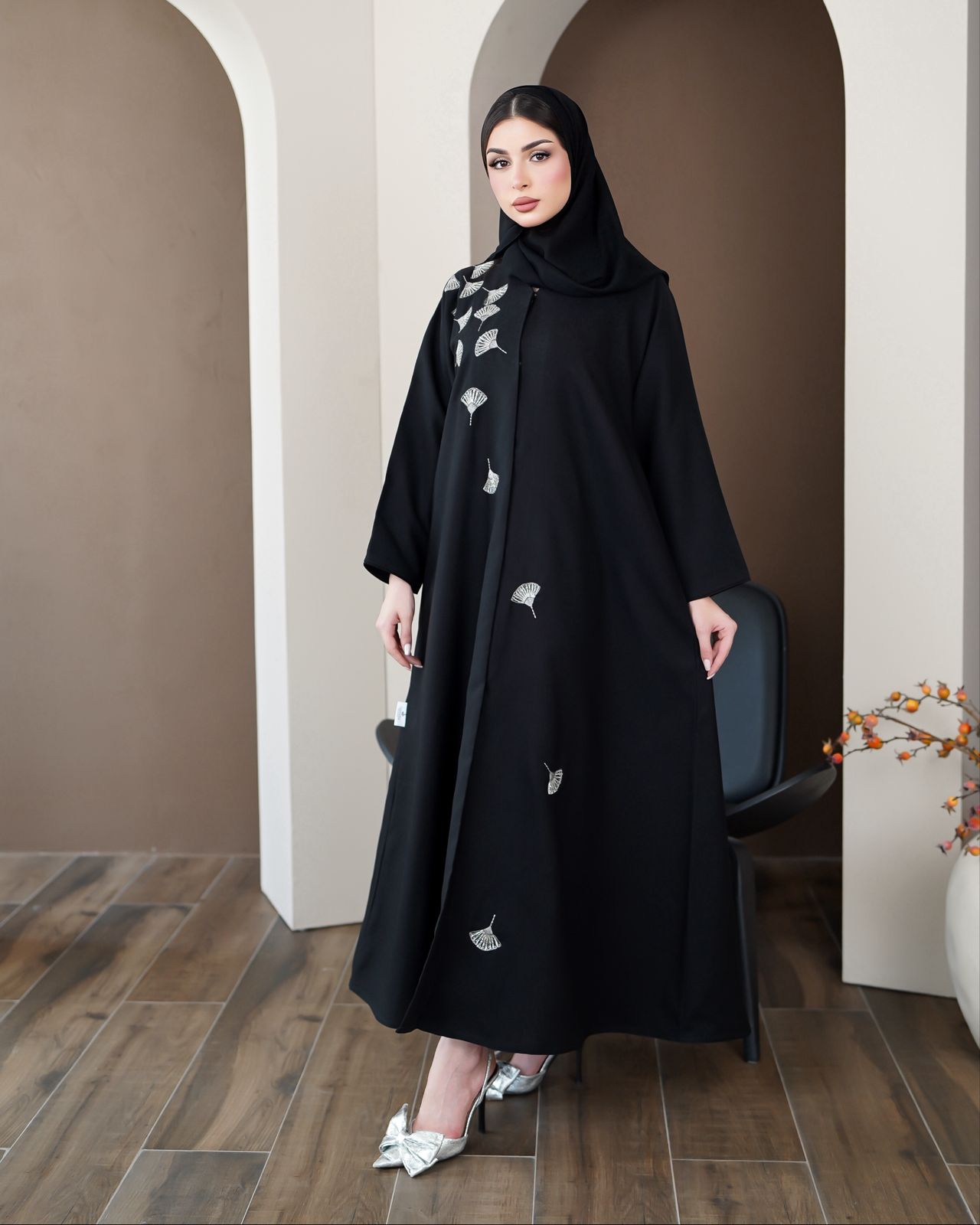 عباية الشك و التطريز